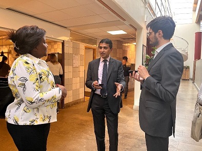 From right to left: Dr. Francesco Gardumi talking with the ambassadors of Sri Lanka and Kenya